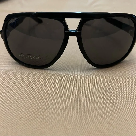 Gently Used Gucci shades sunglasses black - Picture 5 of 9